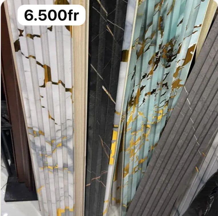 Lambris PVC effet marbre doré, plusieurs coloris